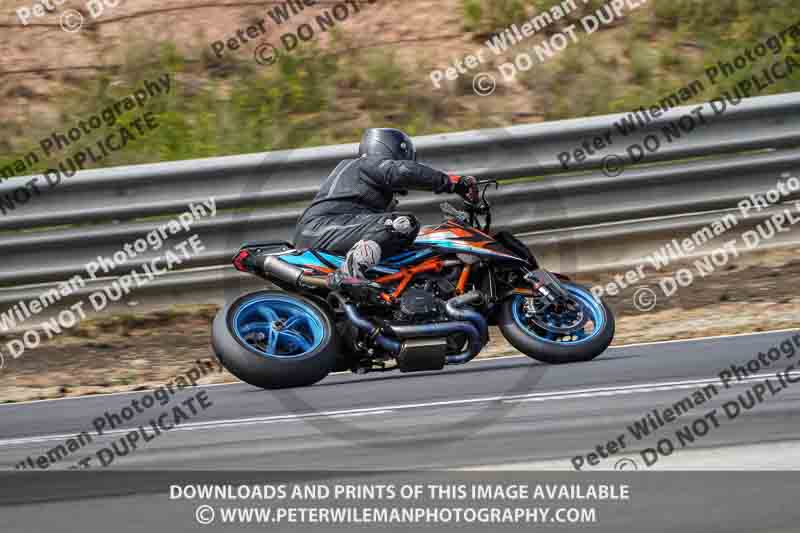 cadwell no limits trackday;cadwell park;cadwell park photographs;cadwell trackday photographs;enduro digital images;event digital images;eventdigitalimages;navarra;no limits trackdays;peter wileman photography;racing digital images;trackday digital images;trackday photos